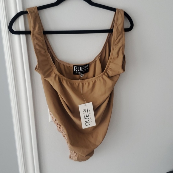 Size US XXL One-Piece Bathing Suit - Picture 7 of 8